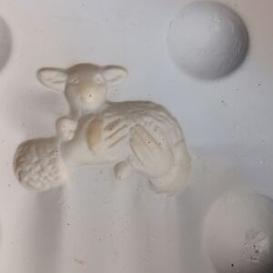 Easter Lamb Ceramics Mold vintage Holland brand #H559